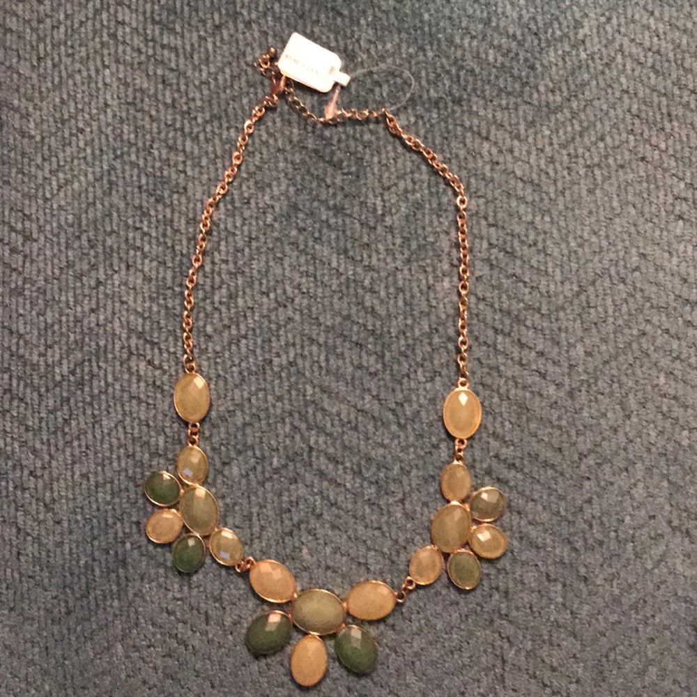 Green statement necklace. Brand new tags attached